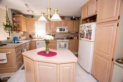 8 Summit Park Dr, Spring Lake, MI 49456 photo 5