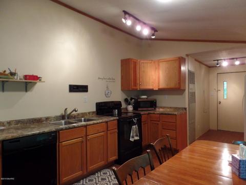 6405 E Cutler Rd, Edmore, MI 48829 photo 6