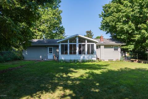 112 N Sunset St, Plainwell, MI 49080 photo 26