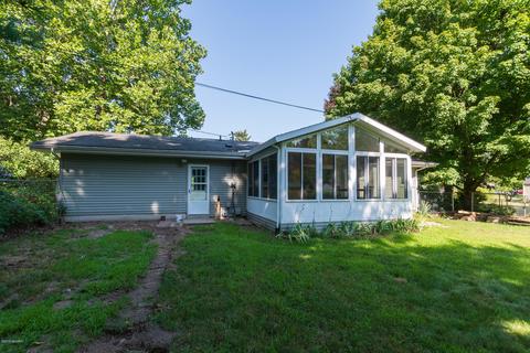 112 N Sunset St, Plainwell, MI 49080 photo 27