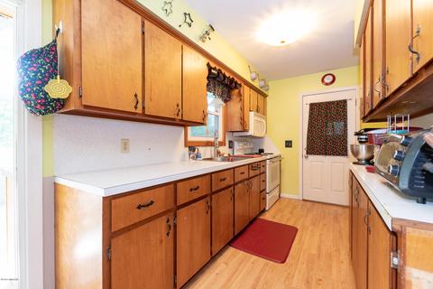 112 N Sunset St, Plainwell, MI 49080 photo 8