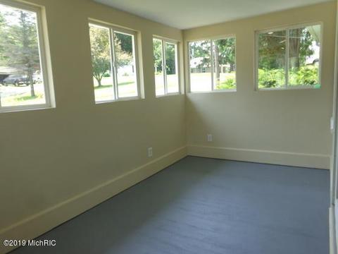 3711 Walnut St, Buchanan, MI 49107 photo 4