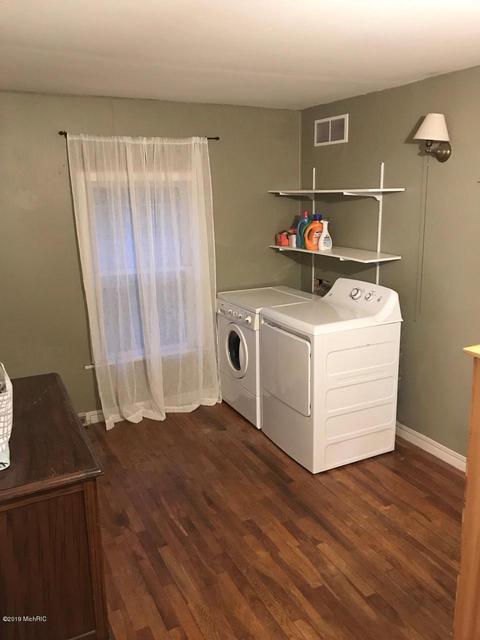 315 Spring St, Lowell, MI 49331 photo 7