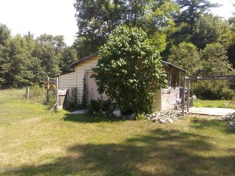 1468 S Oak Ave, White Cloud, MI 49349 photo 16