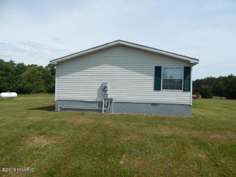 11065 Walnut Ave, Grant, MI 49327 photo 16