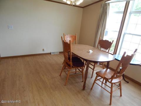11065 Walnut Ave, Grant, MI 49327 photo 38