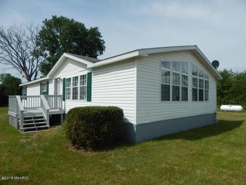 11065 Walnut Ave, Grant, MI 49327 photo 1