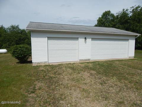 11065 Walnut Ave, Grant, MI 49327 photo 21