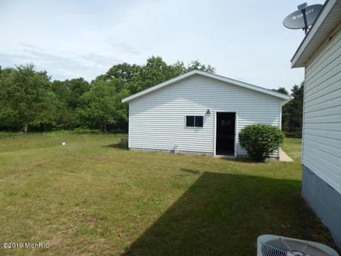 11065 Walnut Ave, Grant, MI 49327 photo 10