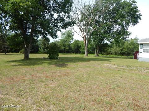 11065 Walnut Ave, Grant, MI 49327 photo 14