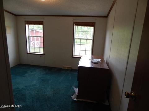 11065 Walnut Ave, Grant, MI 49327 photo 35