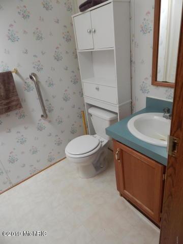 11065 Walnut Ave, Grant, MI 49327 photo 33