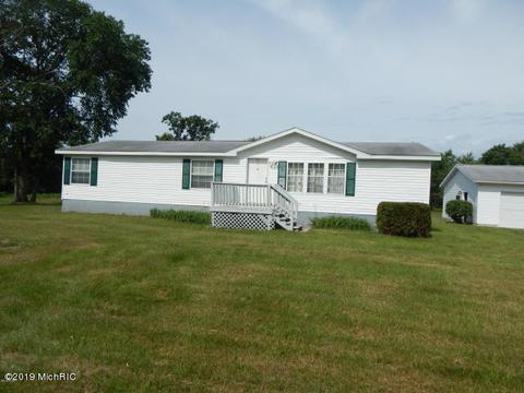 11065 Walnut Ave, Grant, MI 49327 photo 3