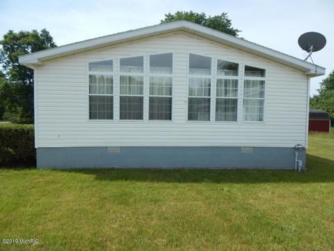 11065 Walnut Ave, Grant, MI 49327 photo 11