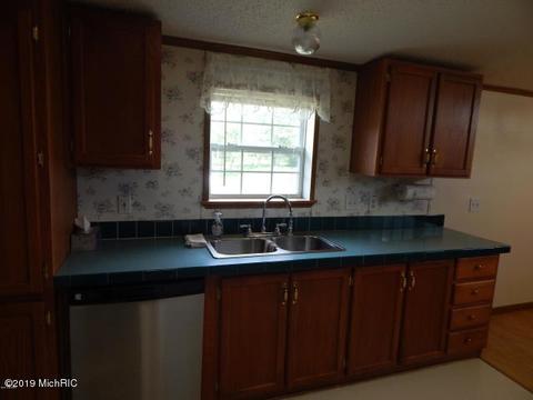 11065 Walnut Ave, Grant, MI 49327 photo 31