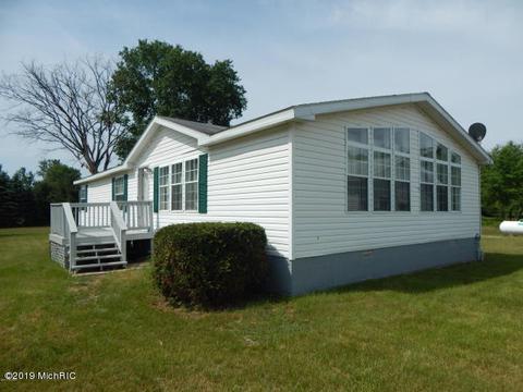 11065 Walnut Ave, Grant, MI 49327 photo 7