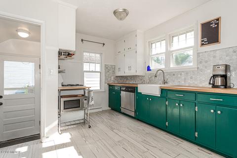217 Exchange St, Marshall, MI 49068 photo 9