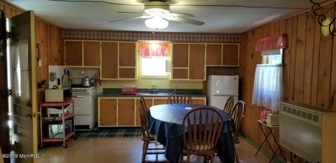 928 E 14 Mile Rd, Bitely, MI 49309 photo 3