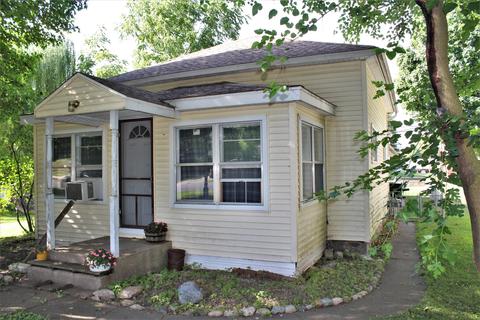 113 E Gilson St, Edmore, MI 48829 photo 1