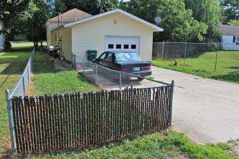 113 E Gilson St, Edmore, MI 48829 photo 17