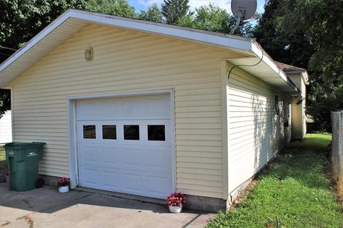 113 E Gilson St, Edmore, MI 48829 photo 16