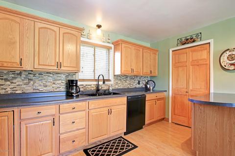 2085 N Poplar Ave, White Cloud, MI 49349 photo 3