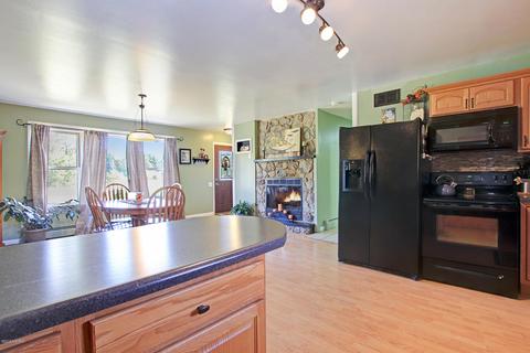 2085 N Poplar Ave, White Cloud, MI 49349 photo 5