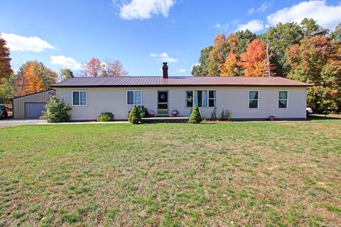 2085 N Poplar Ave, White Cloud, MI 49349 photo 1