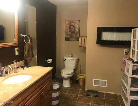 225 N Elm St, Ithaca, MI 48847 photo 16