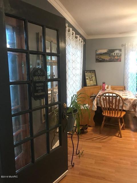225 N Elm St, Ithaca, MI 48847 photo 3
