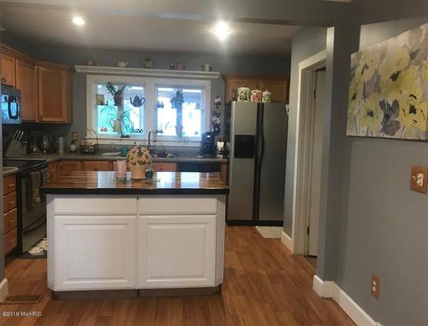 225 N Elm St, Ithaca, MI 48847 photo 5