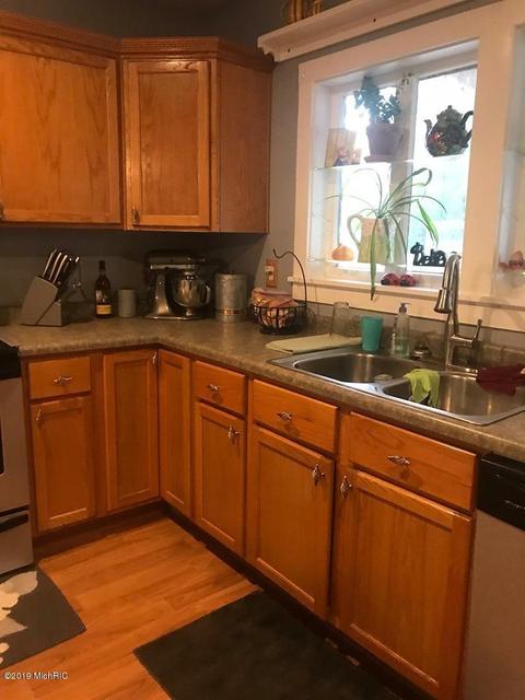 225 N Elm St, Ithaca, MI 48847 photo 6