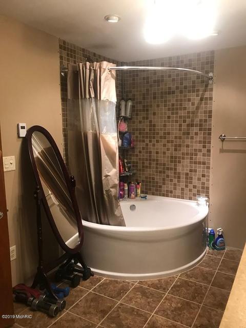 225 N Elm St, Ithaca, MI 48847 photo 17