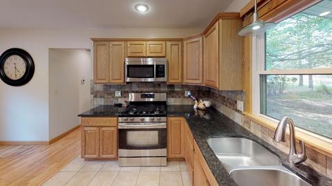 405 N Drive Dr E, Marshall, MI 49068 photo 4