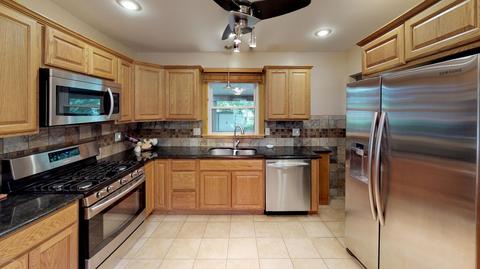 405 N Drive Dr E, Marshall, MI 49068 photo 3
