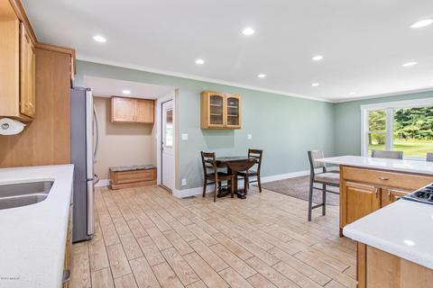 12571 35 St, Gobles, MI 49055 photo 6