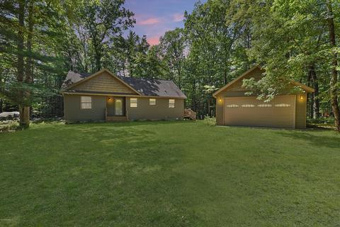5305 E Marquette Trl, Chase, MI 49623 photo 1