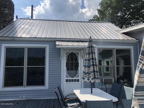 4633 Newell Dr, Reading, MI 49274 photo 2
