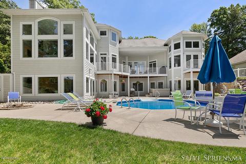 7409 Pine Bluff Dr, Spring Lake, MI 49456 photo 3