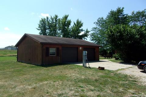 15 W Sisson Rd, Freeport, MI 49325 photo 5