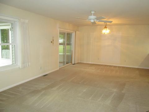 516 Eisenhower St, Sheridan, MI 48884 photo 7