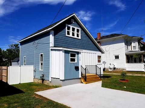 110 E Liberty St, Belding, MI 48809 photo 4