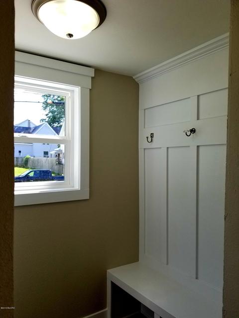 110 E Liberty St, Belding, MI 48809 photo 8