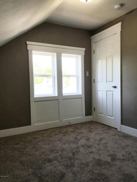 110 E Liberty St, Belding, MI 48809 photo 23
