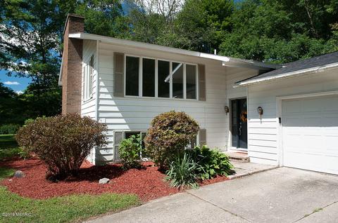 17300 Outer Dr, Big Rapids, MI 49307 photo 2