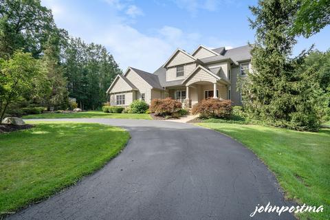 2487 Sturbridge Dr SE, Ada, MI 49301 photo 3