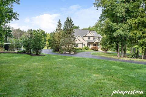 2487 Sturbridge Dr SE, Ada, MI 49301 photo 4
