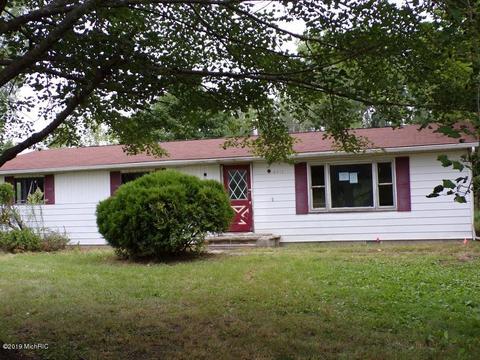 6411 E Baseline Rd, Mount Pleasant, MI 48858 photo 1
