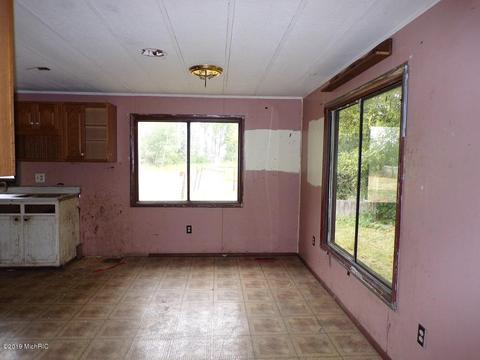6411 E Baseline Rd, Mount Pleasant, MI 48858 photo 5