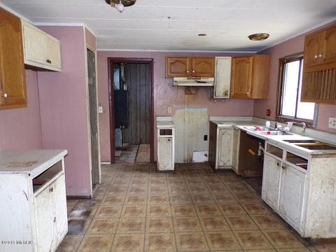 6411 E Baseline Rd, Mount Pleasant, MI 48858 photo 4